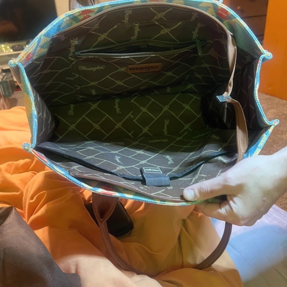Big Wrangler Aztec Tote Bag - Picture 4 of 5